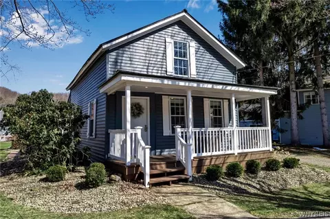 31 W Washington St, Ellicottville, NY 14731