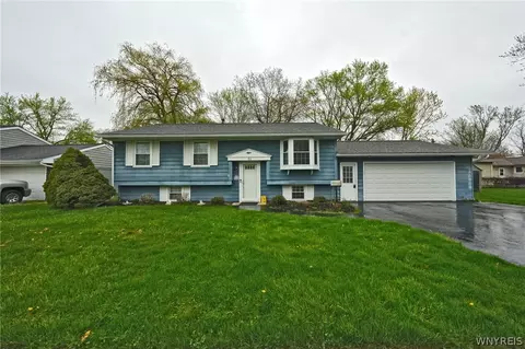 51 Azalea Dr, West Seneca, NY 14224