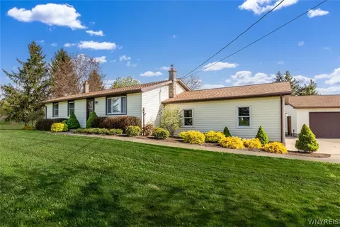1818 Eden Evans Center Rd, Evans, NY 14057