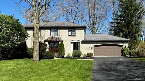 47 Ascot Cir, East Amherst, NY 14051