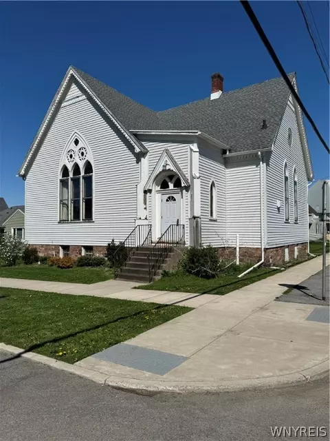 15 Vernon St, Royalton, NY 14105
