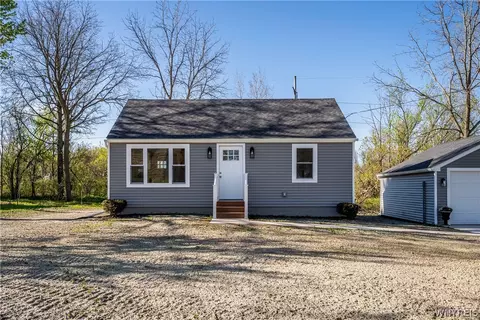 11497 Clarence Center Rd, Newstead, NY 14001