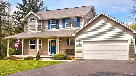 2276 Lakeview Rd, Lake View, NY 14085