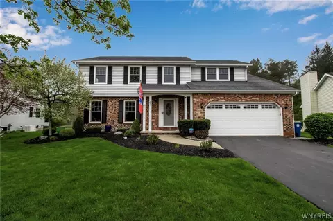 220 Rambling Rd, East Amherst, NY 14051