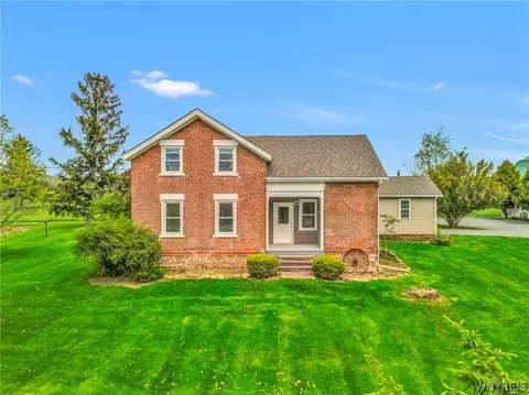 9783 Seaman Rd, Hartland, NY 14105