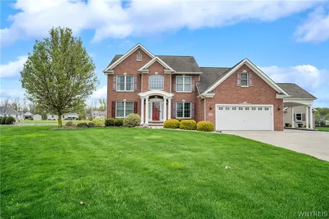 3656 Timberlink Rd, Wheatfield, NY 14120