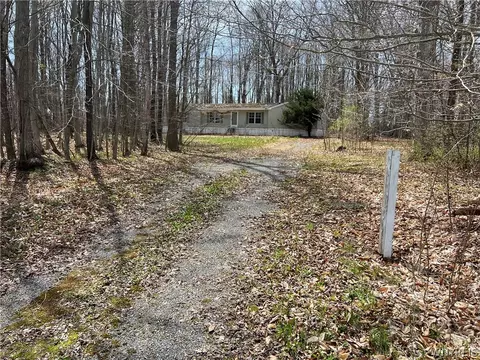 5400 Weathersfield Rd, Silver Springs, NY 14550