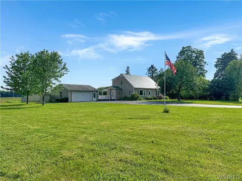 11313 Jamison Rd, East Aurora, NY 14052
