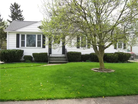 4289 Salem Dr, Buffalo, NY 14219