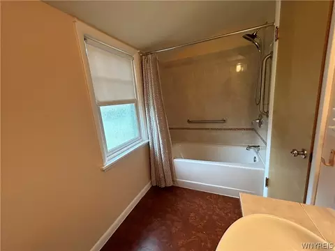 28 Allenhurst Rd, Buffalo, NY 14214 photo 32