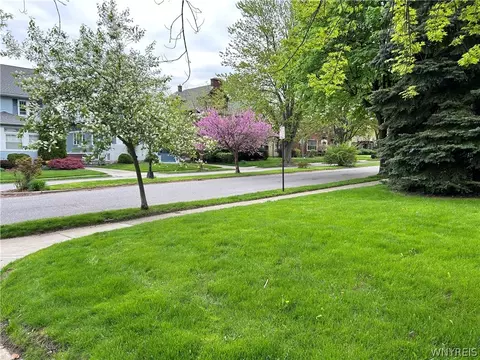 28 Allenhurst Rd, Buffalo, NY 14214 photo 8