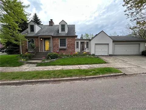 28 Allenhurst Rd, Buffalo, NY 14214