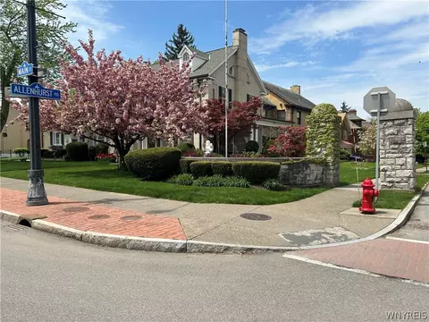28 Allenhurst Rd, Buffalo, NY 14214 photo 12