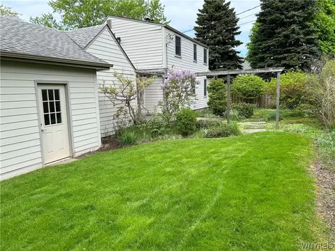 28 Allenhurst Rd, Buffalo, NY 14214 photo 18