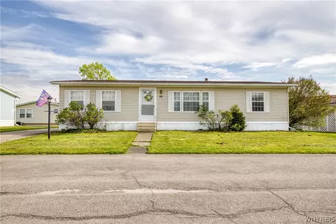 99 Parkside Cir, Cheektowaga, NY 14227