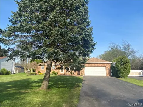 4035 David Rd, Buffalo, NY 14221