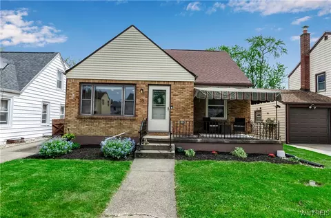 35 Marquette Ave, Buffalo, NY 14217
