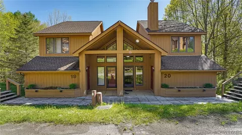 20 Snowpine, Great Valley, NY 14741