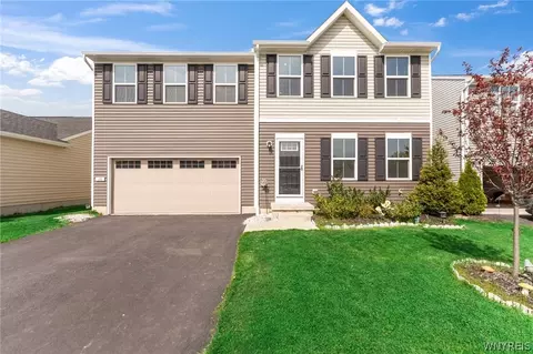 10 Stelle St, Hamburg, NY 14075
