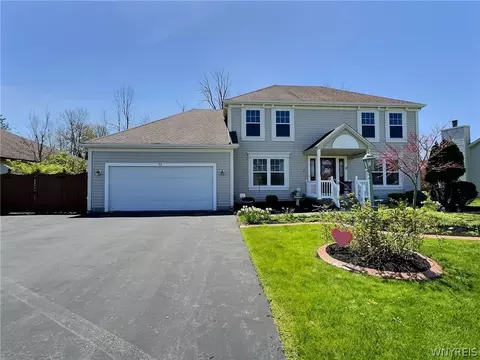 53 Hemlock Ln, Lancaster, NY 14086