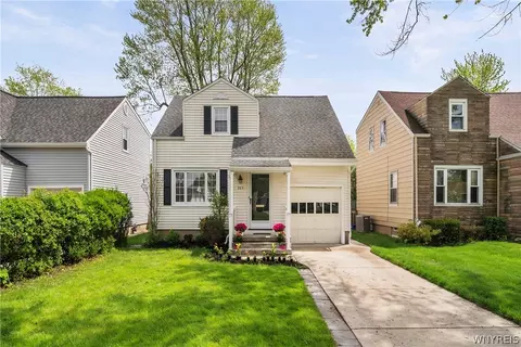205 Lamont Dr, Amherst, NY 14226