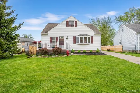 83 Colonial Dr W, Tonawanda, NY 14150