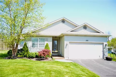 63 Mosside, West Seneca, NY 14224