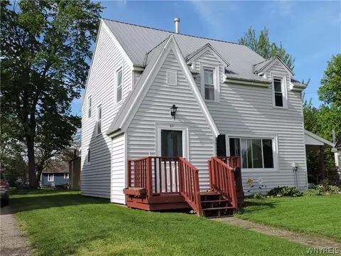 23 College St, Persia, NY 14070