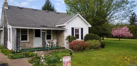 1854 W Creek Rd, Burt, NY 14028