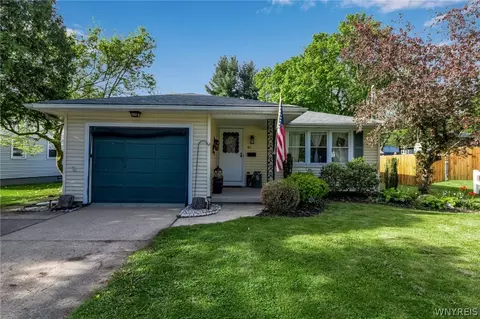 61 Lincoln Ave, Lockport, NY 14094
