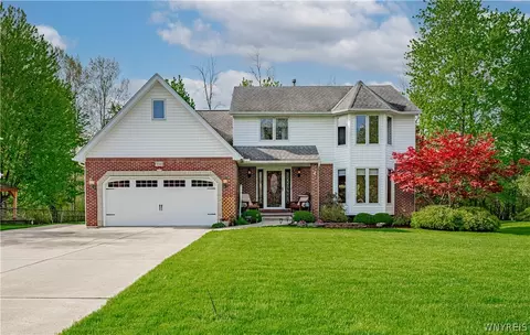 3310 Craig Dr, Wheatfield, NY 14120