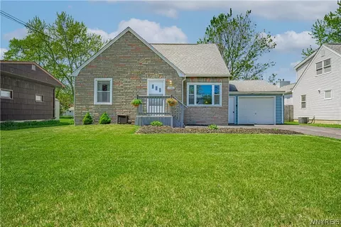 1586 Moll St, North Tonawanda, NY 14120
