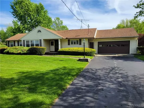 11050 Maple Ridge Rd, Shelby, NY 14103