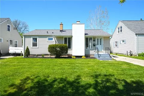 330 Pilgrim Rd, Tonawanda, NY 14150