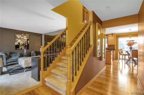8 Cobblestone Ct, Lancaster, NY 14086 photo 6