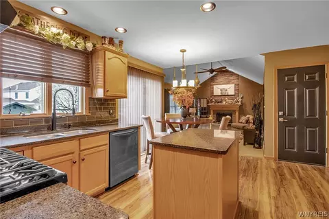 8 Cobblestone Ct, Lancaster, NY 14086 photo 13