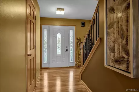 8 Cobblestone Ct, Lancaster, NY 14086 photo 5
