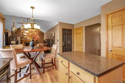 8 Cobblestone Ct, Lancaster, NY 14086 photo 14
