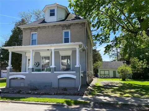 5 Allen St, Batavia, NY 14020