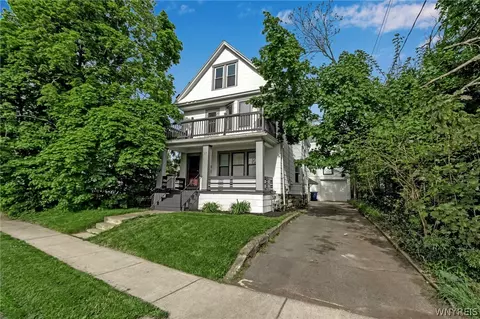 17 Oakgrove Ave, Buffalo, NY 14208
