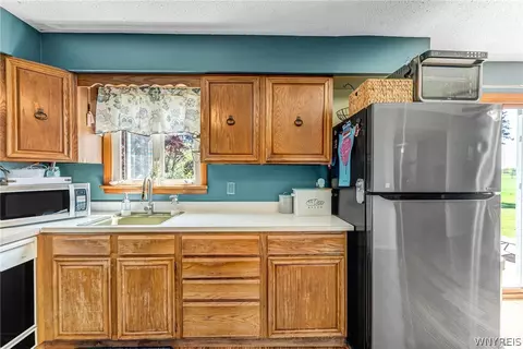 9490 Carpenter Rd, Evans, NY 14057 photo 17