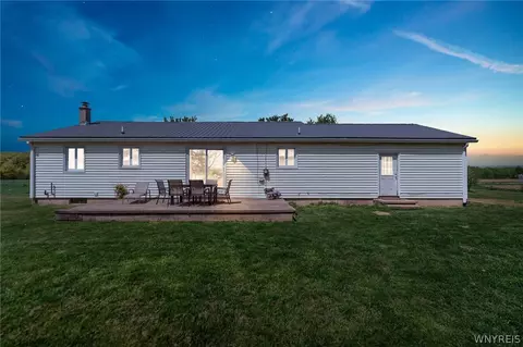 9490 Carpenter Rd, Evans, NY 14057 photo 3