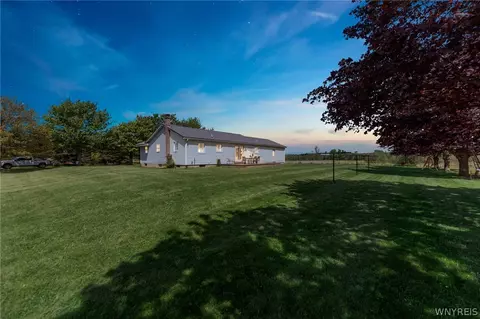 9490 Carpenter Rd, Evans, NY 14057 photo 2