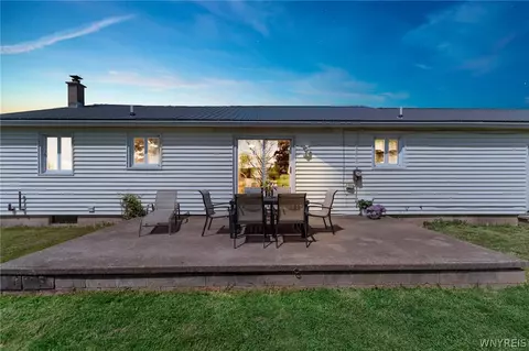 9490 Carpenter Rd, Evans, NY 14057 photo 4