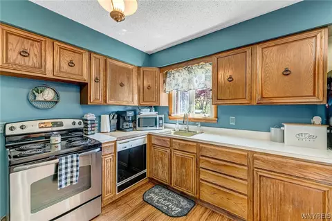 9490 Carpenter Rd, Evans, NY 14057 photo 16