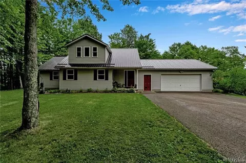 12010 Hillview, Holland, NY 14080