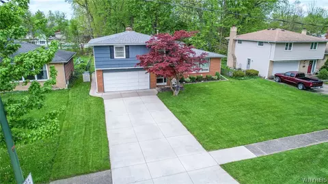 84 Cottonwood Dr, Amherst, NY 14221