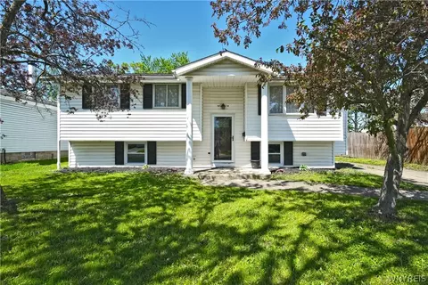 180 Dartwood Dr, Cheektowaga, NY 14227