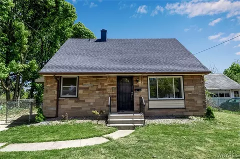 1467 Wyoming Ave, Niagara Falls, NY 14305
