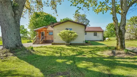 13779 Sanders Hill Rd, Holland, NY 14080